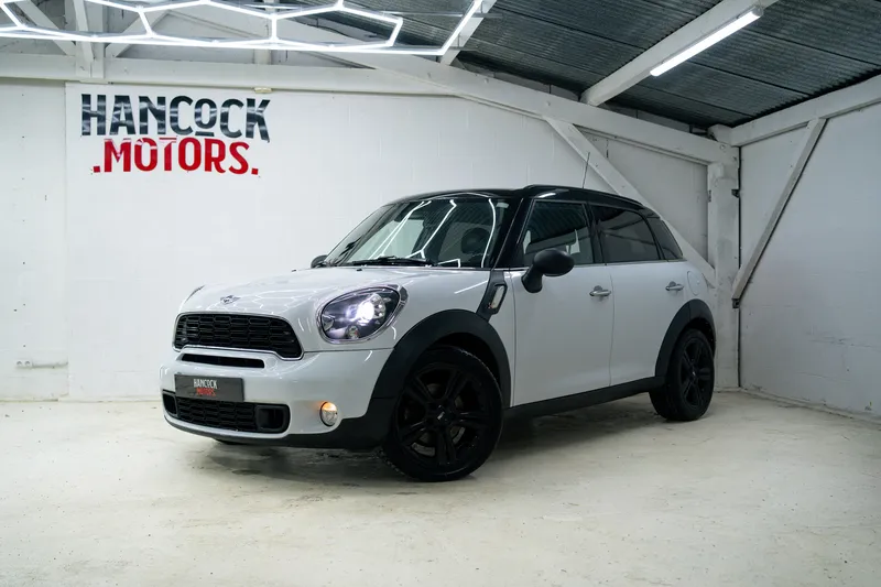Mini Countryman Blanc — livré par Hancock Motors
